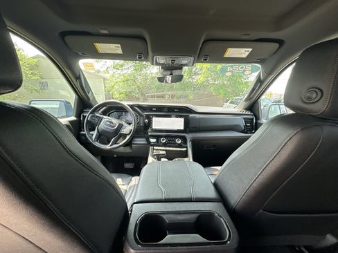 Used 2024 GMC Sierra 1500 AT4 w/ Technology Package AWD/4WD image 20