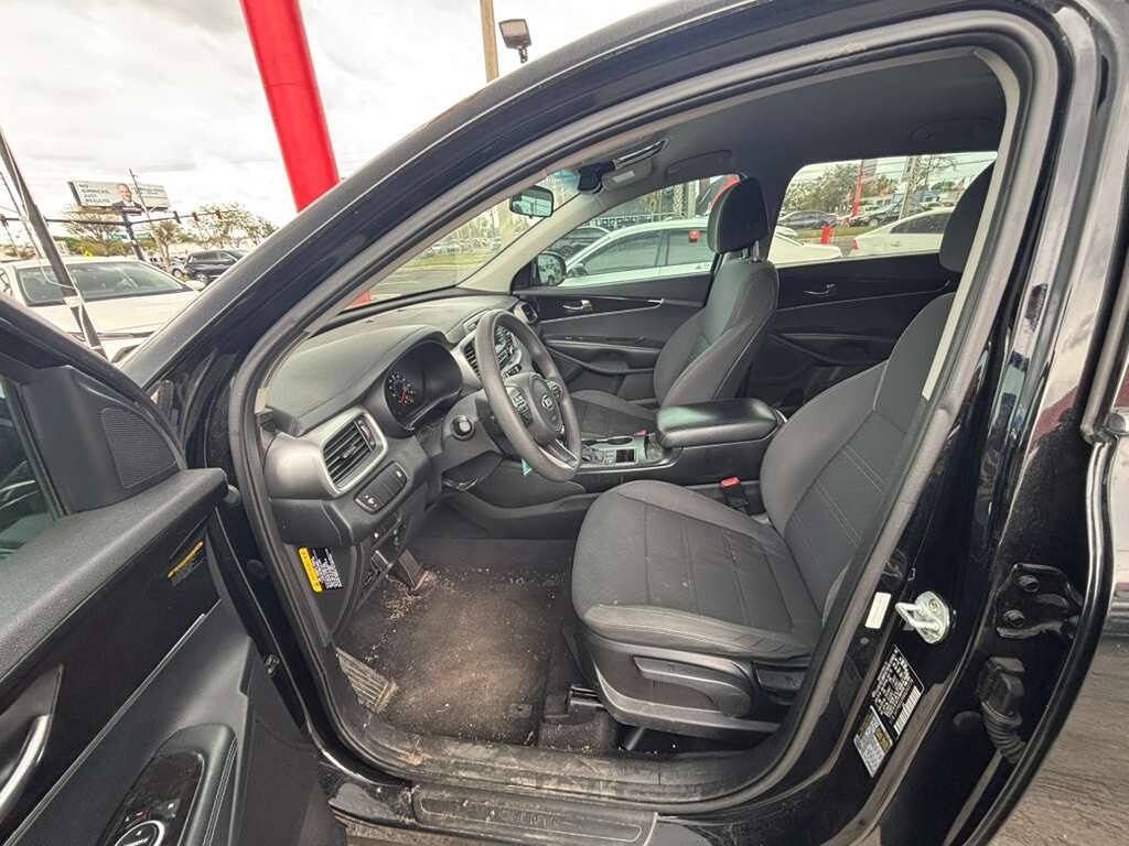 Used 2017 Kia Sorento L FWD image 16