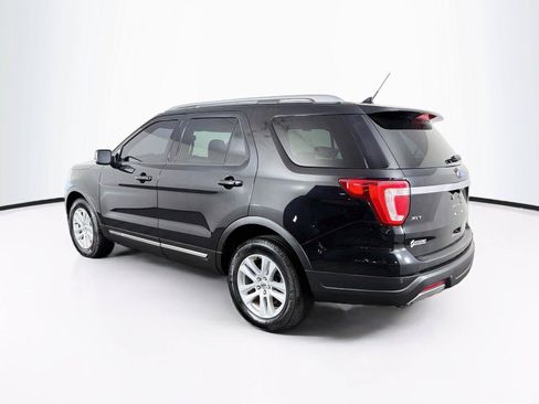 Used 2019 Ford Explorer XLT w/ Equipment Group 202A AWD/4WD image 9