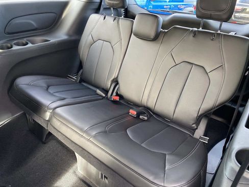 New 2026 Chrysler Voyager LX image 7