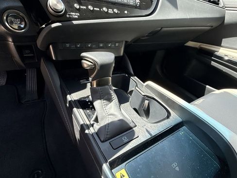 Used 2025 Lexus ES 350 w/ Premium Package image 20