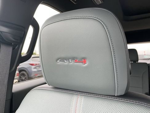 Used 2025 GMC Acadia AT4 w/ Luxury Package image 54