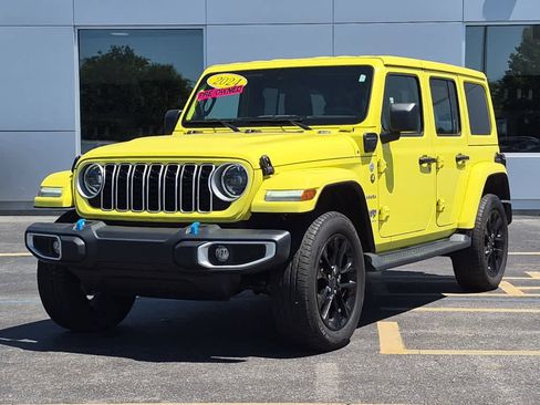 Used 2024 Jeep Wrangler Unlimited Sahara AWD/4WD image 1