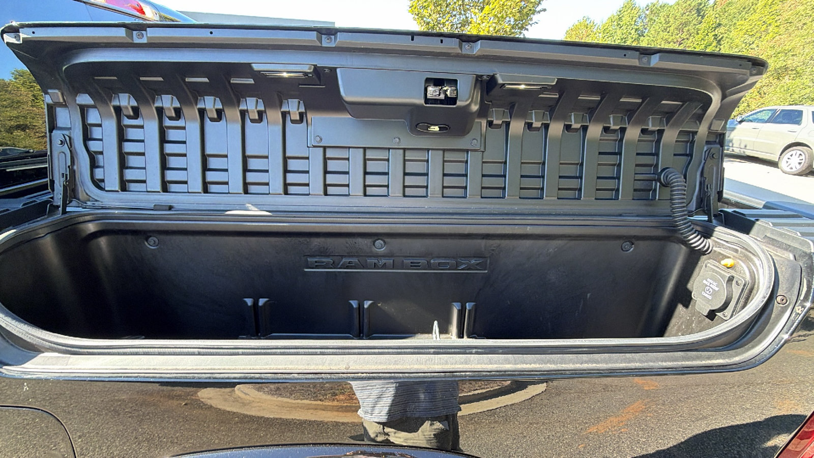 Used 2025 RAM 1500 Laramie w/ Sport Appearance Package AWD/4WD image 14