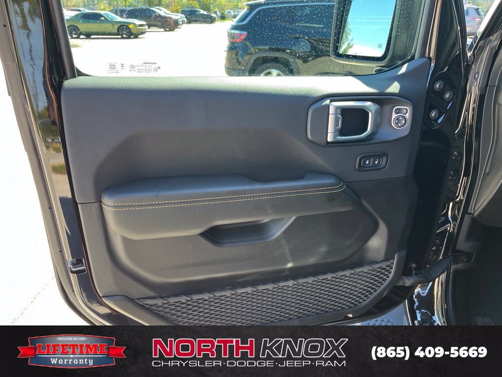 New 2027 Jeep Wrangler Unlimited Sahara AWD/4WD image 5