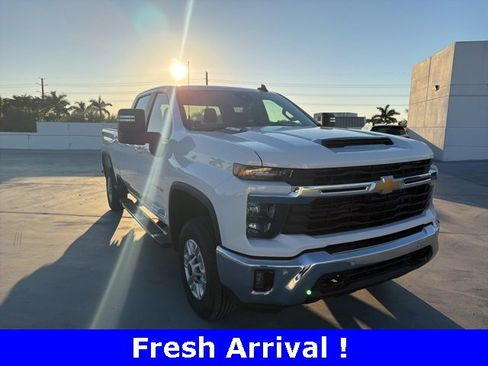 Certified 2025 Chevrolet Silverado 2500 LT w/ Safety Package image 3