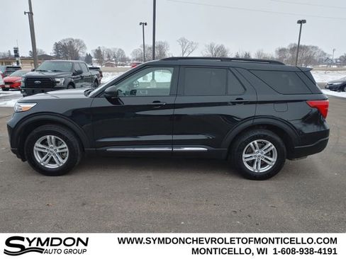 Used 2020 Ford Explorer XLT w/ Equipment Group 202A image 4