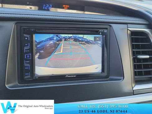 Used 2014 Toyota Highlander LE image 16