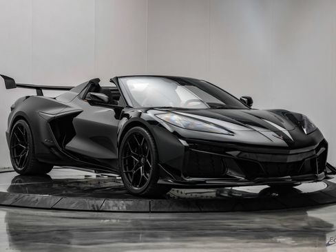 Used 2025 Chevrolet Corvette Z06 RWD image 30