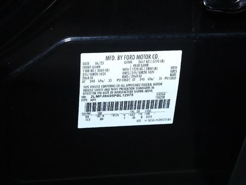 Used 2023 Lincoln Nautilus Reserve w/ Monochromatic Package AWD/4WD image 22