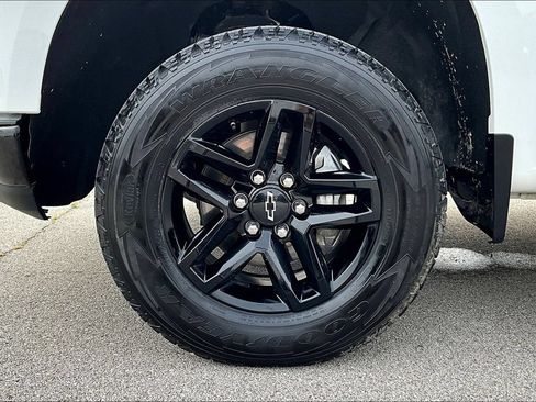 Used 2020 Chevrolet Silverado 1500 LT Trail Boss AWD/4WD image 8