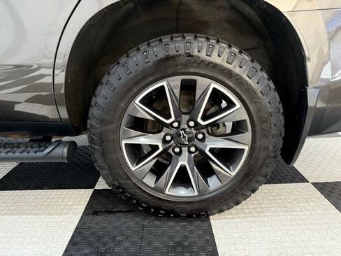 Used 2021 Chevrolet Tahoe Z71 image 13