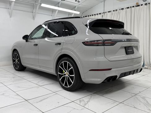Certified 2021 Porsche Cayenne Turbo S AWD/4WD image 14