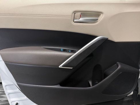 Used 2022 Toyota Corolla Cross XLE image 20