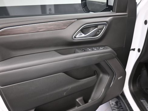 Used 2024 Chevrolet Tahoe Z71 w/ Z71 Off-Road Package AWD/4WD image 13