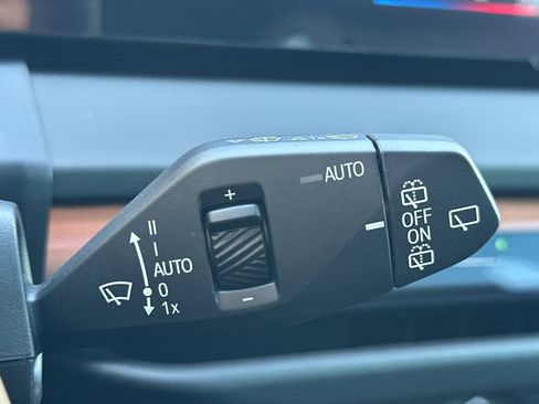 Used 2025 BMW X3 xDrive30i w/ Premium Package image 33