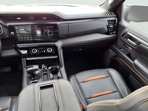 Used 2022 GMC Sierra 1500 AT4 w/ AT4 Preferred Package image 15