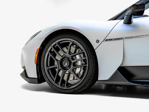 Used 2023 Maserati MC20 Coupe RWD image 20