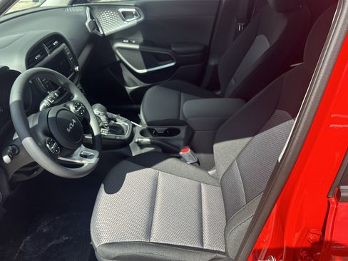New 2025 Kia Soul LX w/ LX Technology Package image 17