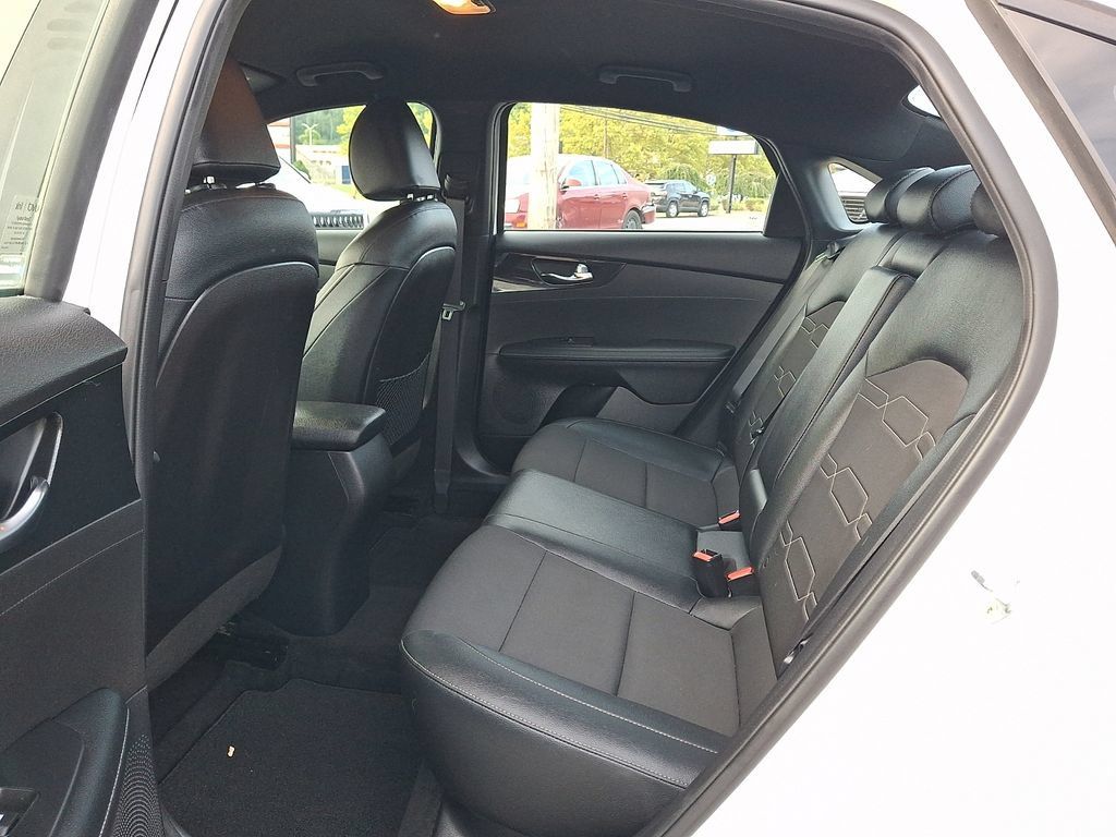 Certified 2022 Kia Forte GT-Line FWD image 10