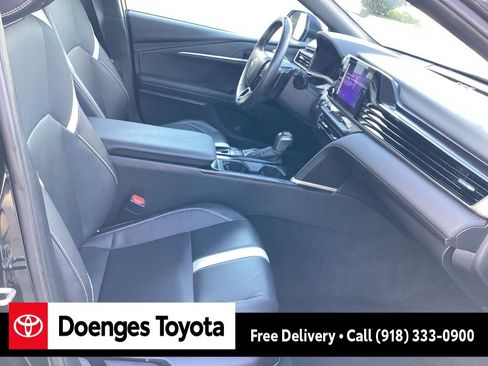 Used 2025 Toyota Camry SE image 21