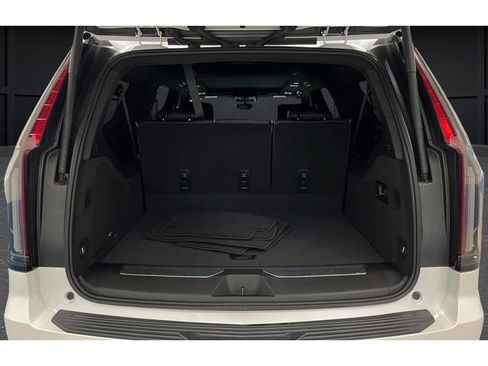 Used 2023 Cadillac Escalade ESV Sport Platinum w/ LPO, ONYX Package AWD/4WD image 26