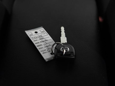 Used 2011 MAZDA MAZDA3 i Sport image 35