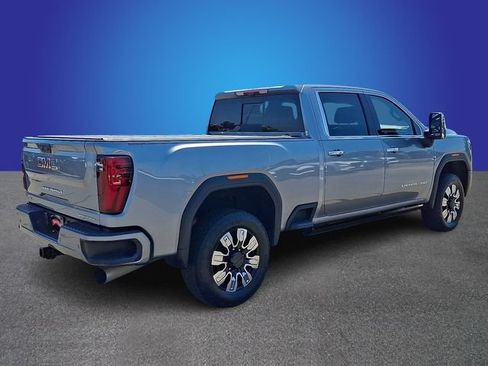 Used 2024 GMC Sierra 2500 Denali AWD/4WD image 4