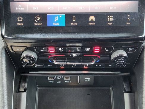 Used 2024 Jeep Grand Cherokee L Limited w/ Luxury Tech Group II image 20