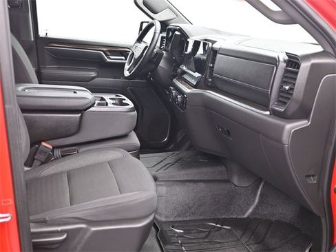 Used 2025 Chevrolet Silverado 1500 LT image 10