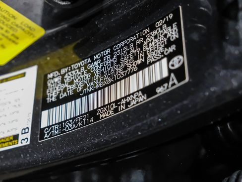 Used 2019 Toyota C-HR XLE FWD image 56