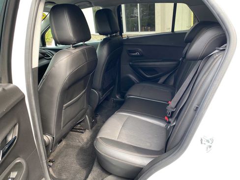 Used 2018 Chevrolet Trax LT w/ LT Convenience Package AWD/4WD image 11