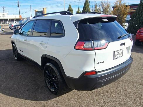 Used 2023 Jeep Cherokee Altitude Lux image 6