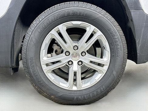 Used 2022 GMC Terrain SLE w/ Driver Convenience Package image 28