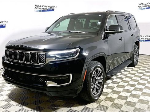 Used 2024 Jeep Wagoneer Series II w/ Flexible Seating Group RWD image 1