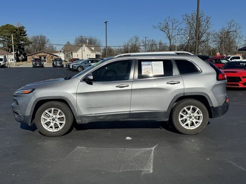 Used 2018 Jeep Cherokee Latitude Plus image 27