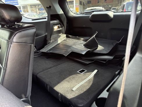 Used 2022 Ford Explorer XLT w/ Equipment Group 202A image 24