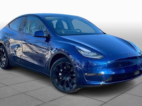 Used 2021 Tesla Model Y Long Range image 3