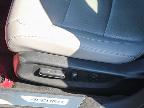 Used 2018 Honda Accord Touring image 23
