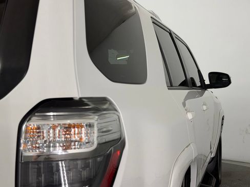 Used 2015 Toyota 4Runner SR5 AWD/4WD image 66