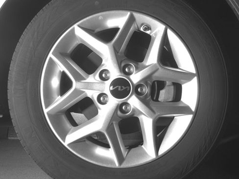 Used 2025 Kia Soul LX w/ LX Technology Package image 10