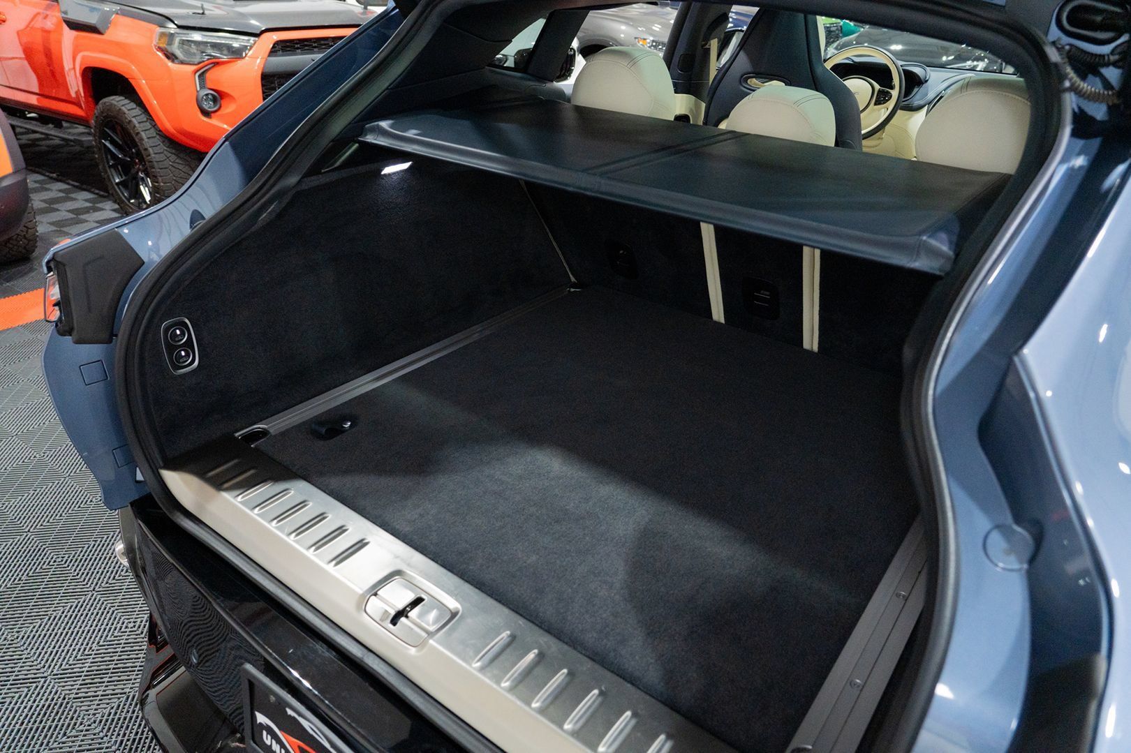 Used 2021 Aston Martin DBX AWD/4WD image 31