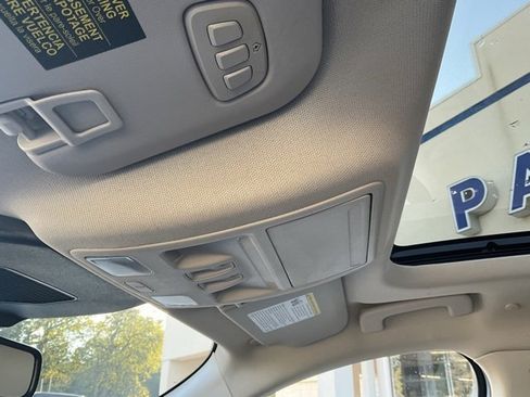 Used 2020 Ford Escape Titanium image 18