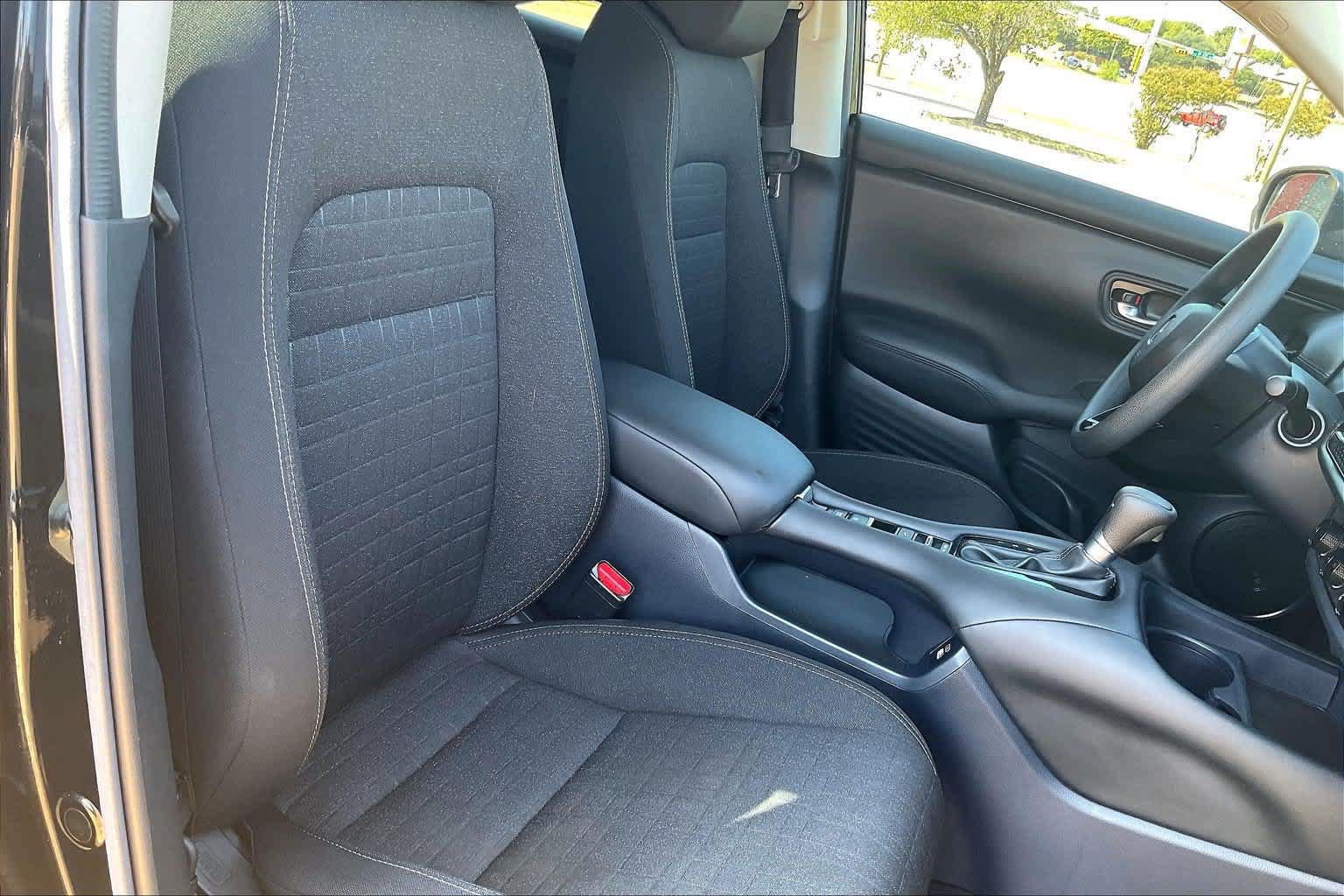 Used 2023 Honda HR-V LX image 11