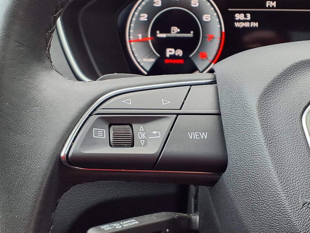 Used 2023 Audi Q5 2.0T Premium Plus AWD/4WD image 17