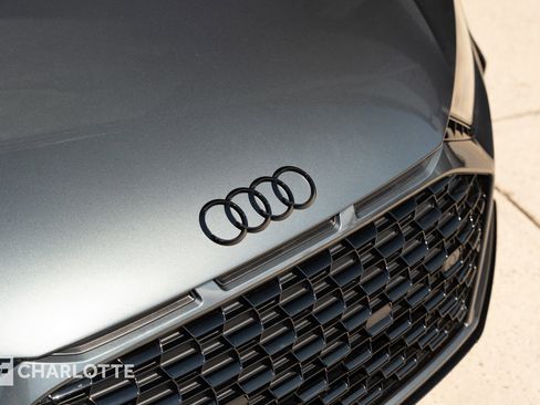 Used 2020 Audi R8 V10 w/ Carbon Exterior Package image 3