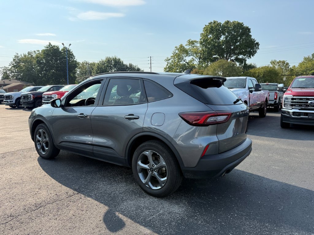 Used 2025 Ford Escape ST-Line Select AWD/4WD image 4