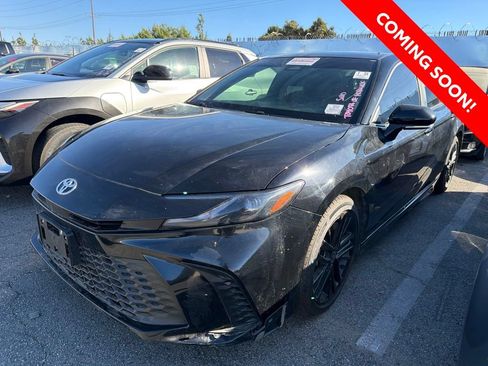Used 2026 Toyota Camry SE FWD image 3