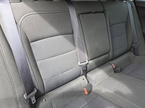 Used 2018 Chevrolet Cruze LT w/ Convenience Package FWD image 22