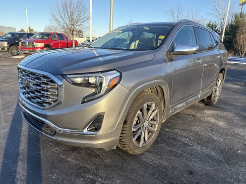 Used 2020 GMC Terrain Denali w/ Denali Premium Package image 2
